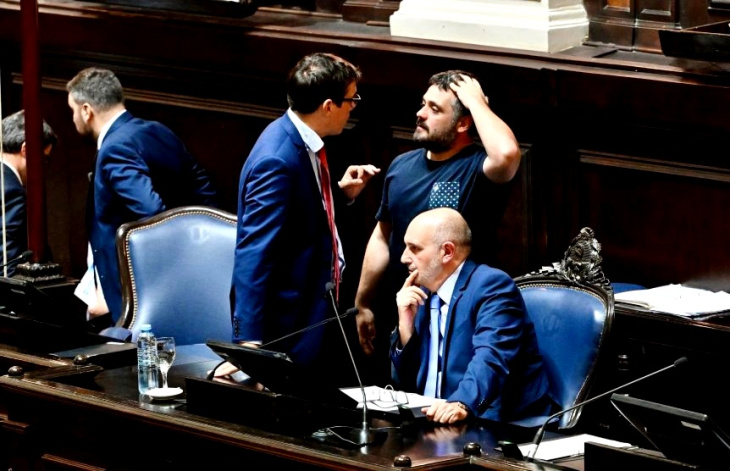 Proyecto de ley en sesión