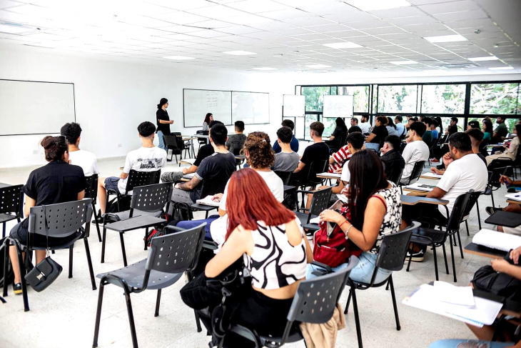 Estudiantes en el Campus