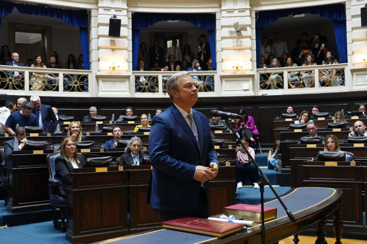 Diputado Mariano Cascallares jurando