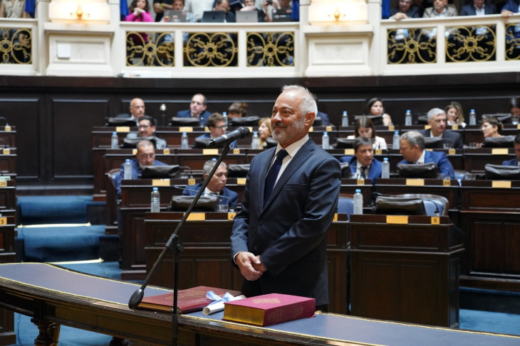 Diputado Oscar Liberman jurando