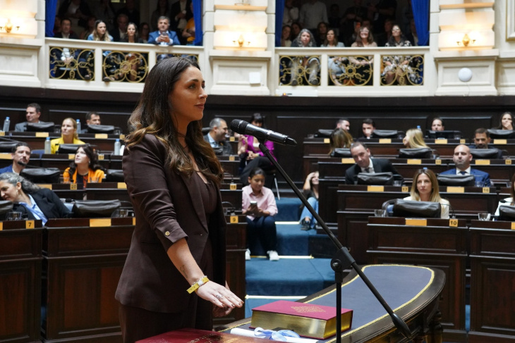 Diputada Julieta Quintero Chasman jurando