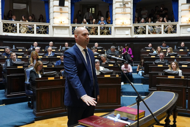 Diputado Pablo Morillo jurando