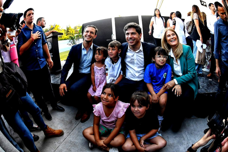 Inauguración de escuela en Alejandro Korn