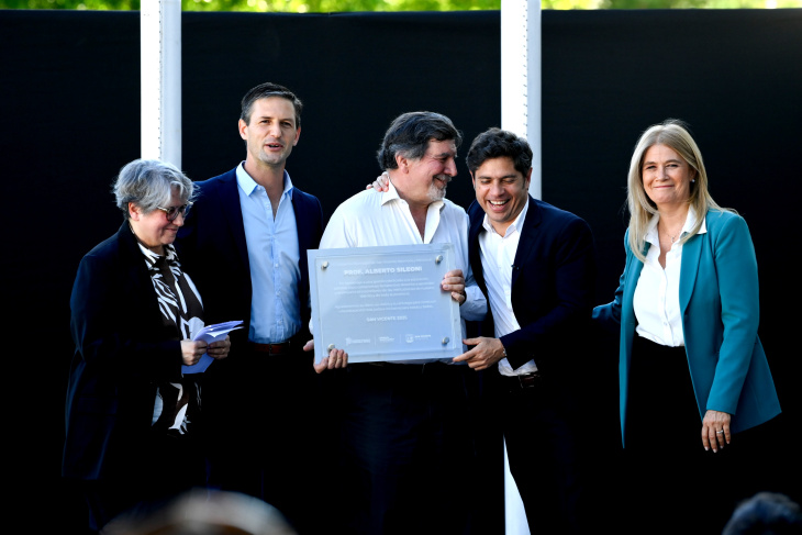 Reconocimiento a Alberto Sileoni