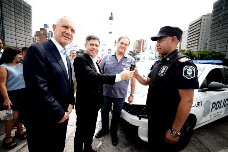 Kicillof entrega patrulleros en La Plata