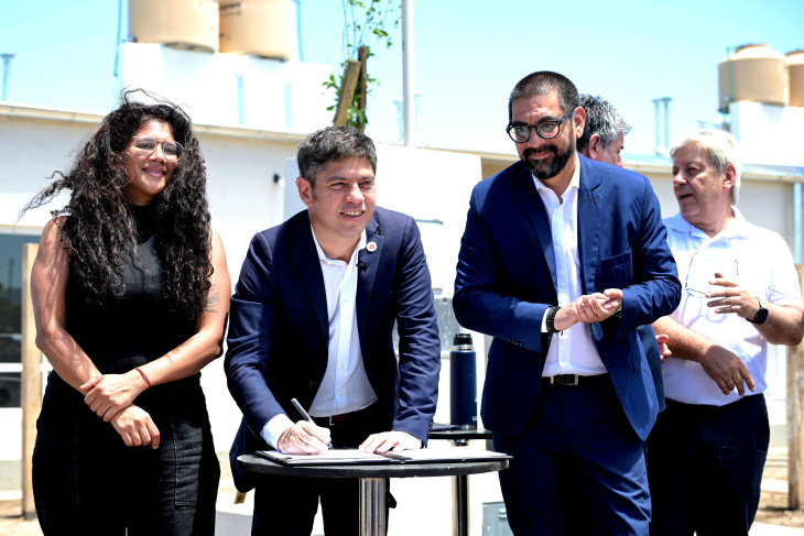 Entrega de viviendas en barrio UOM