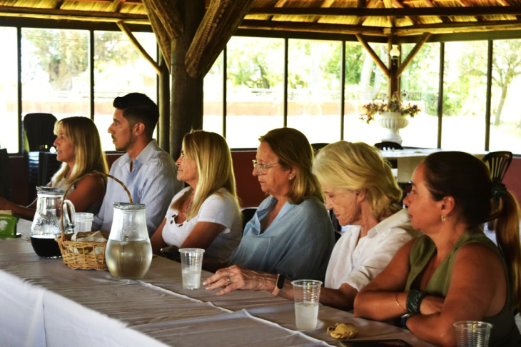 Mesa de trabajo en Magdalena con Cámara de Turismo