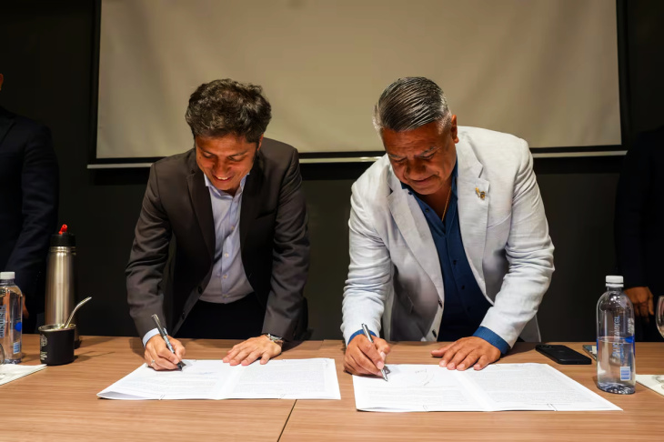 Claudio Tapia en conferencia