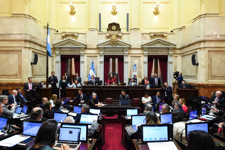 Sesión en el Senado