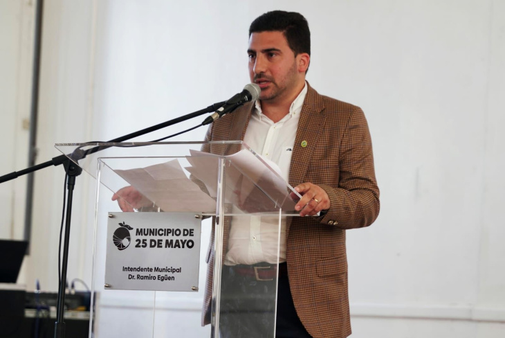 Autoridades presentes en acto policial