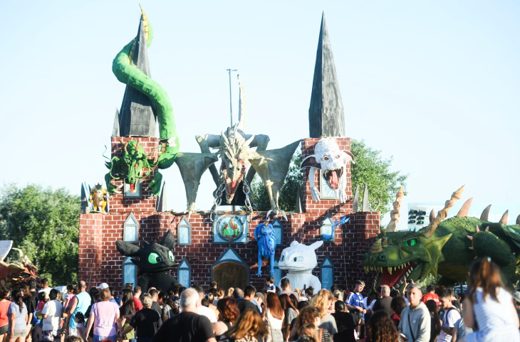 Muñecos de fin de año en La Plata