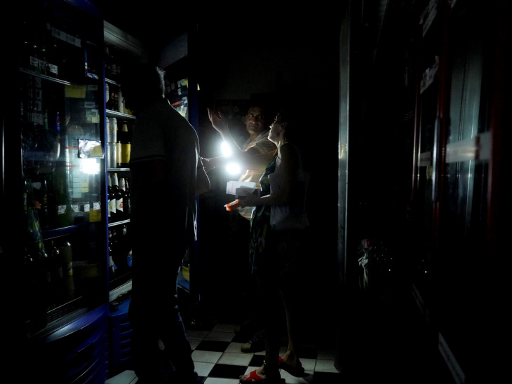 Usuarios afectados por corte eléctrico