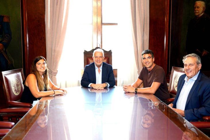 Jornada de negociación salarial en La Plata