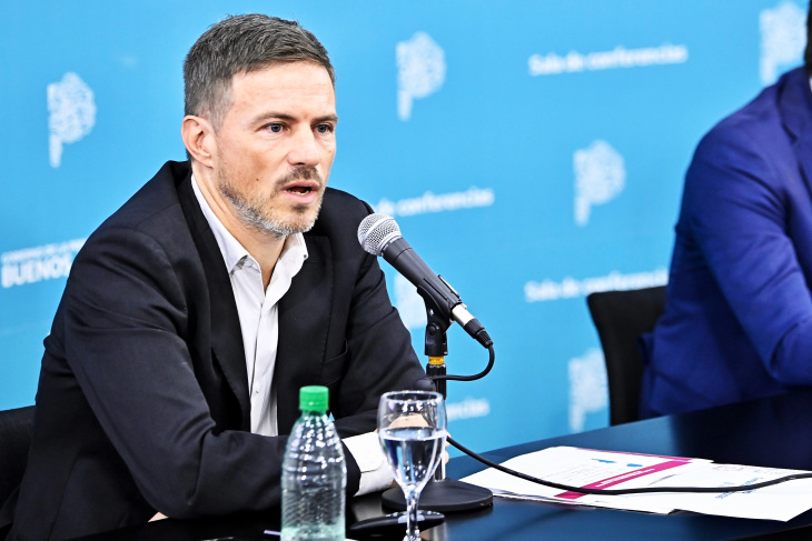 Augusto Costa en conferencia de prensa