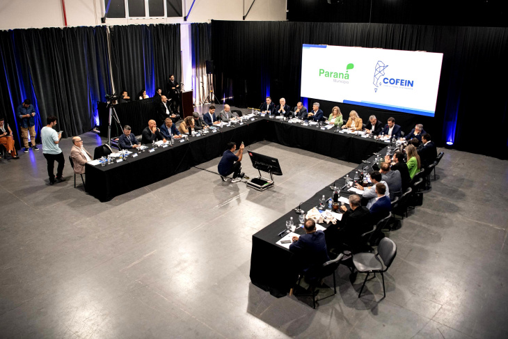 Encuentro de intendentes en Paraná